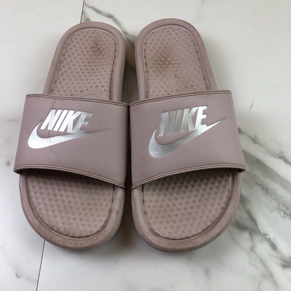 light pink nike slides